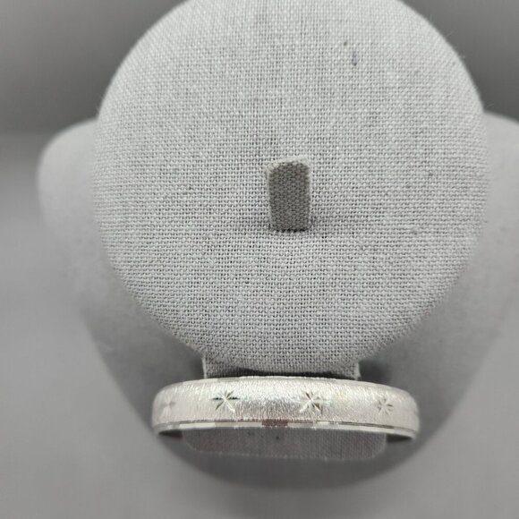 MONET Vintage Silver Tone lazer cut stars design 8-1/2 in bangle bracelet - Picture 4 of 4